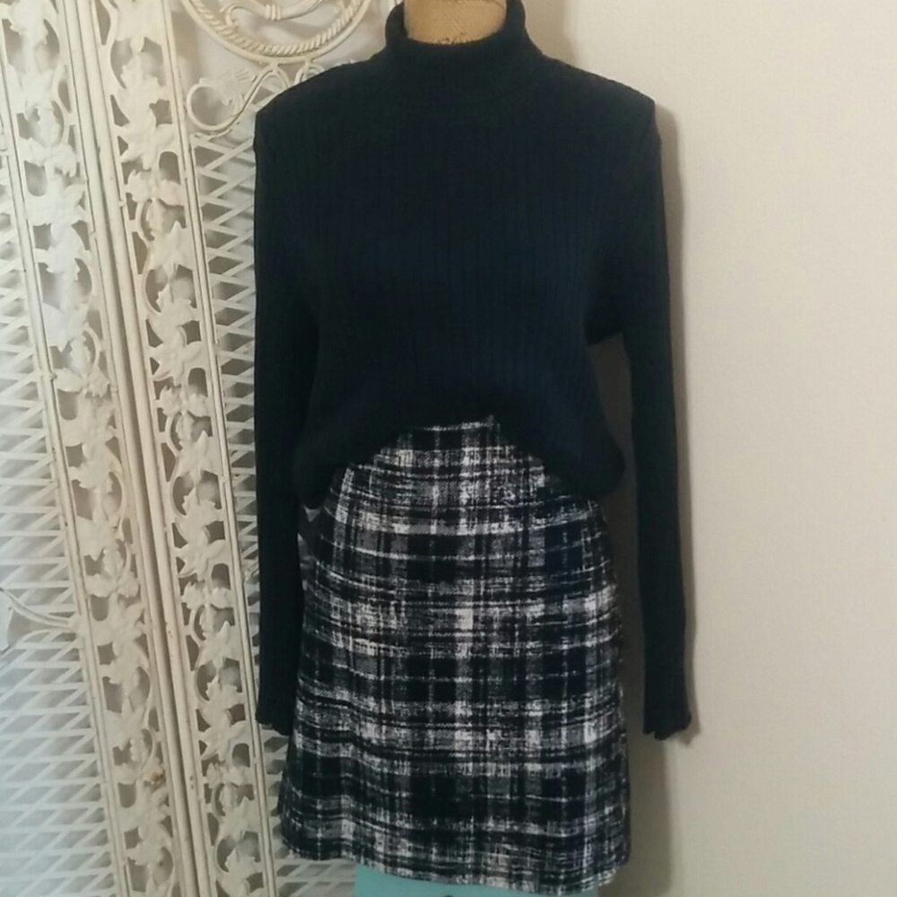 Ann Taylor Black White Skirt size 14